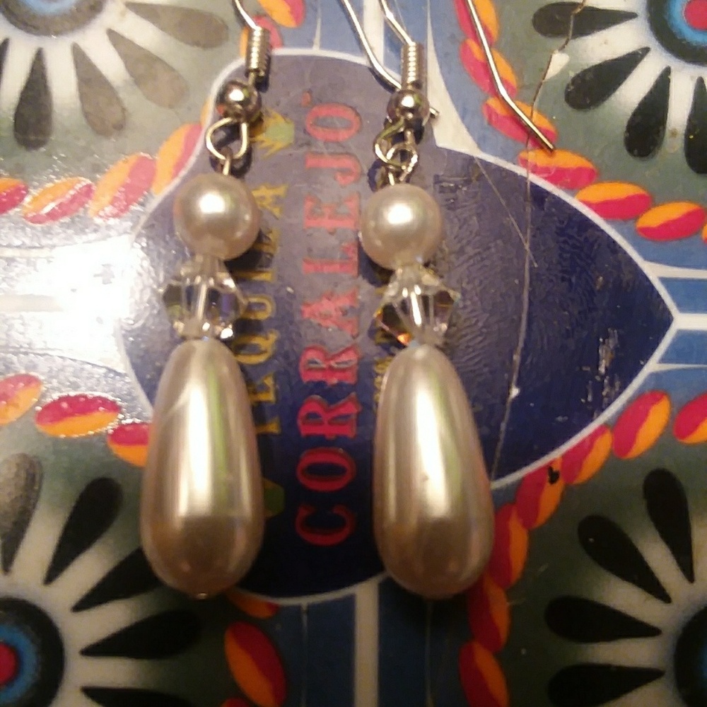 Pearls and swavorski crystal earrings